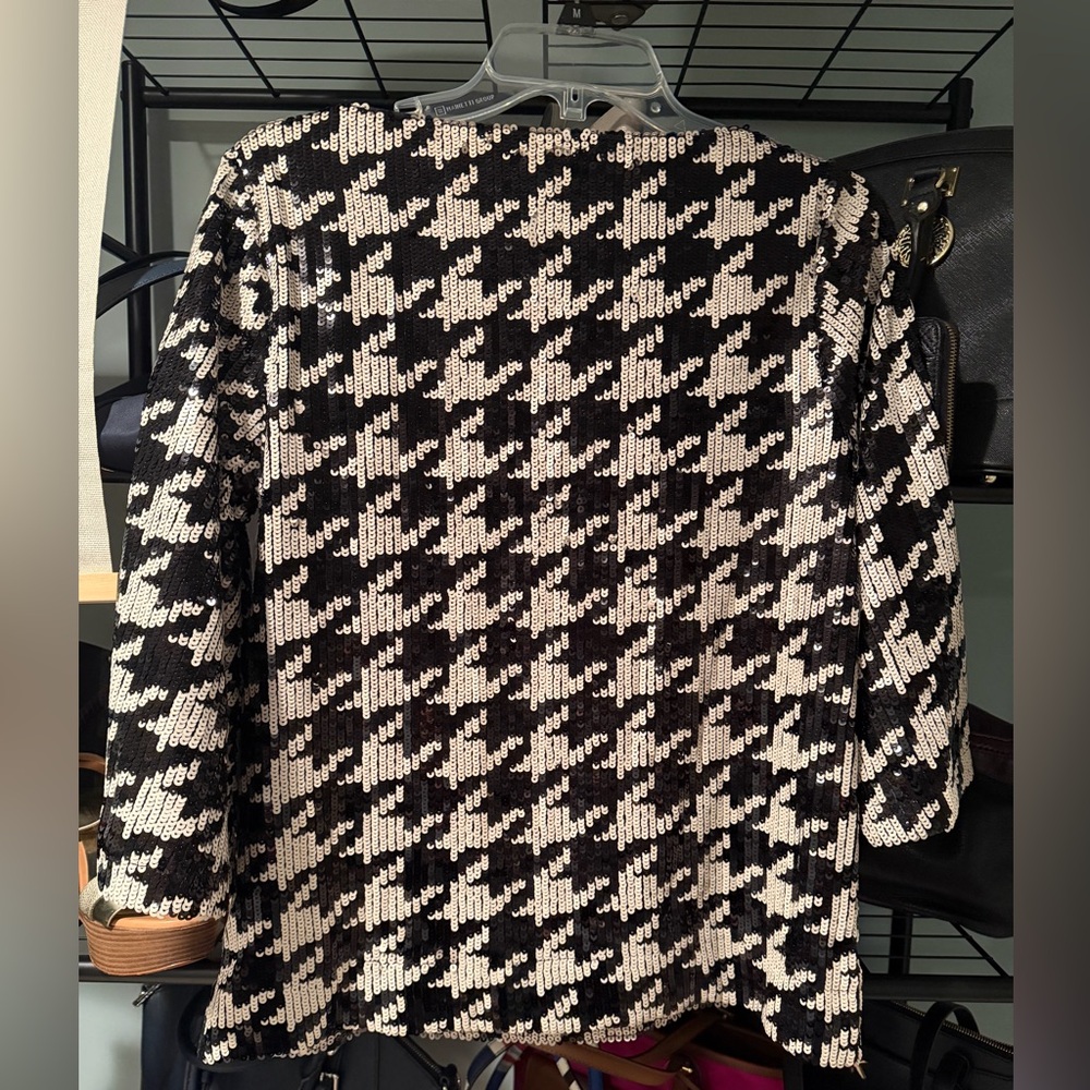 Chico's Black and White Sequin Blouse NWT - Picture 6 of 7
